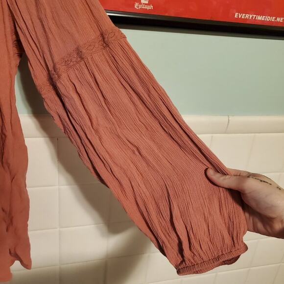 Torrid Dusty Pink Crinkle Gauze Embroidered V Neck Blouse Top - Picture 4 of 11